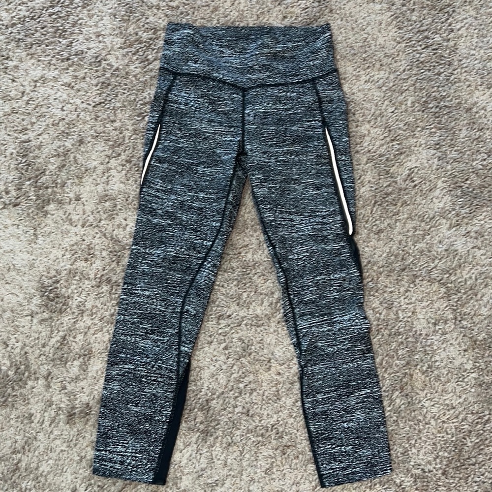 Lululemon Pants size 6 great condition like new